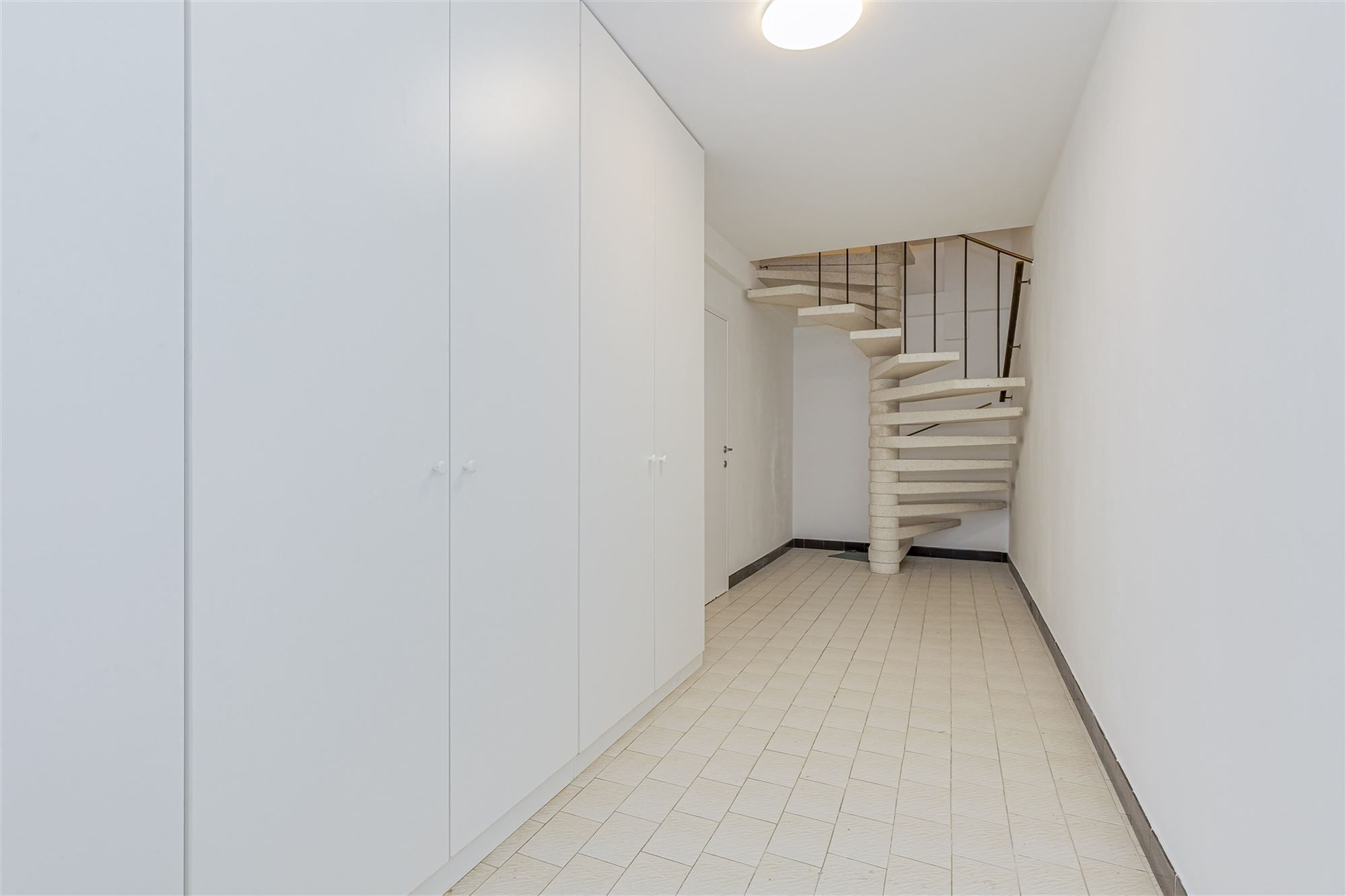 Vergund appartementsgebouw met 3 app en garage in Mortsel foto 3