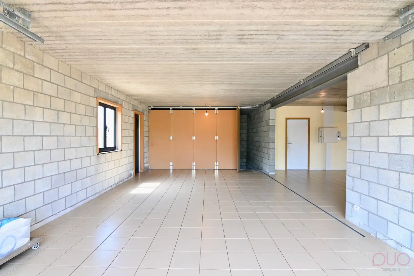 Instapklaar handelspand met bovenliggende woonst omgeven door groen op toplocatie tussen Sint-Truiden en Hasselt foto 6