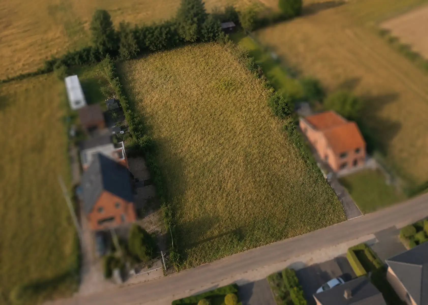 Ruim perceel in een rustige en groene omgeving foto 3