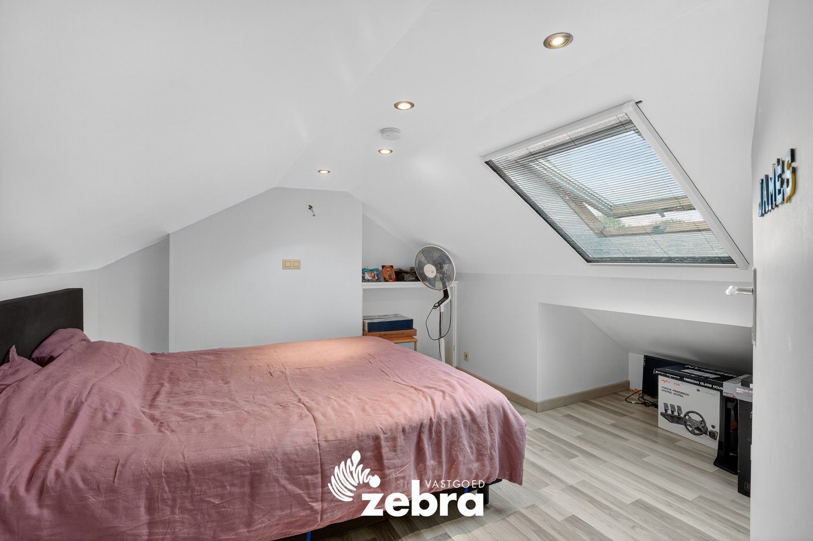 Ruime, instapklare woning met 5 slaapkamers en dubbele garage te Koolskamp! foto 22
