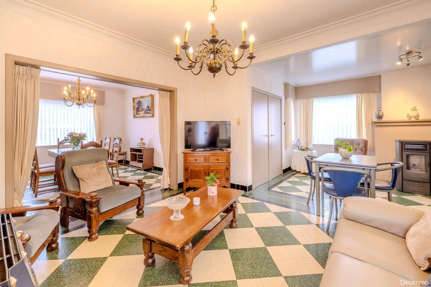 Op te frissen gezinswoning gelegen op rustige locatie foto 11