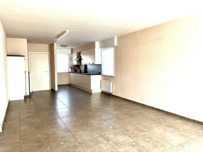 Woning met slaapkamer en badkamer gelijkvloers foto 8