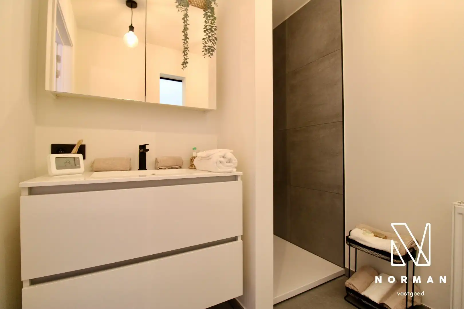 Nieuwbouwwoning met drie ruime slaapkamers! foto 14