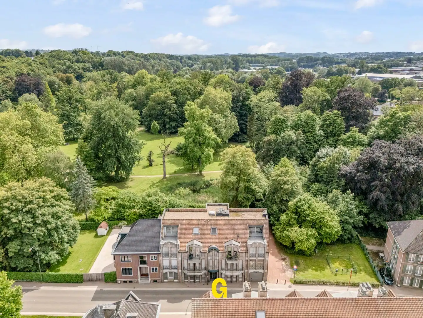 Uitstekend verzorgd 2-slaapkamer appartement in hartje Bilzen, met standplaats, kelderberging en terras met zicht op het Park van Haffmans foto 37