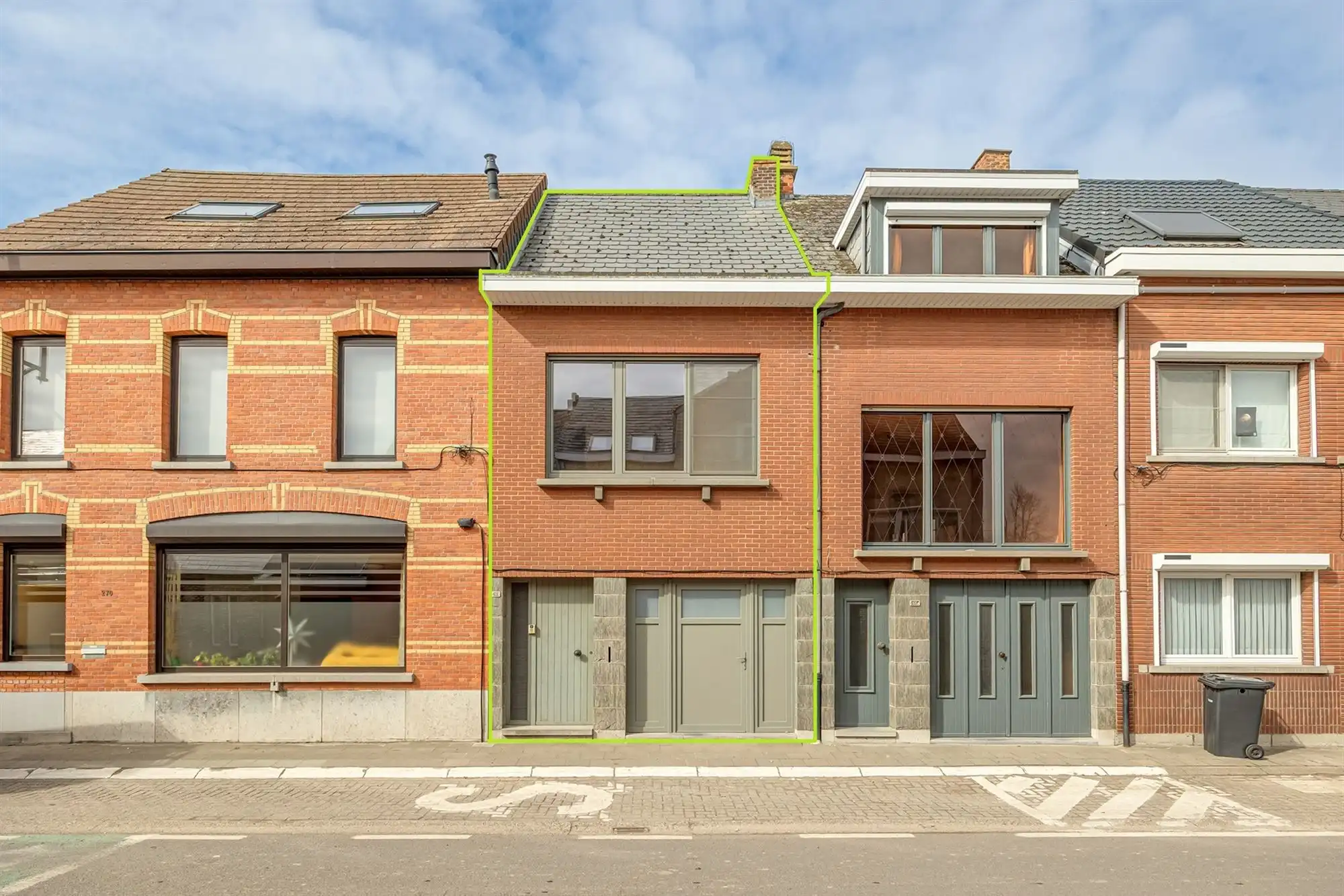 Hoofdfoto van de publicatie: Gezinswoning met drie slaapkamers, garage en tuin
