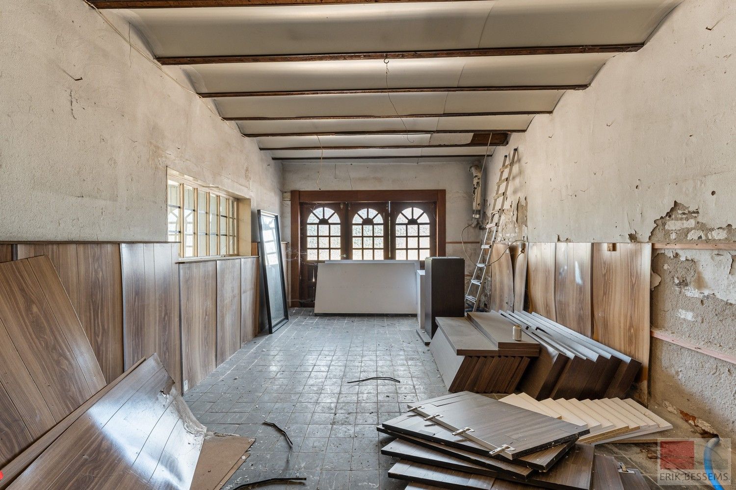 Charmante renovatiewoning met authentieke details en karaktervolle gevel. foto 32