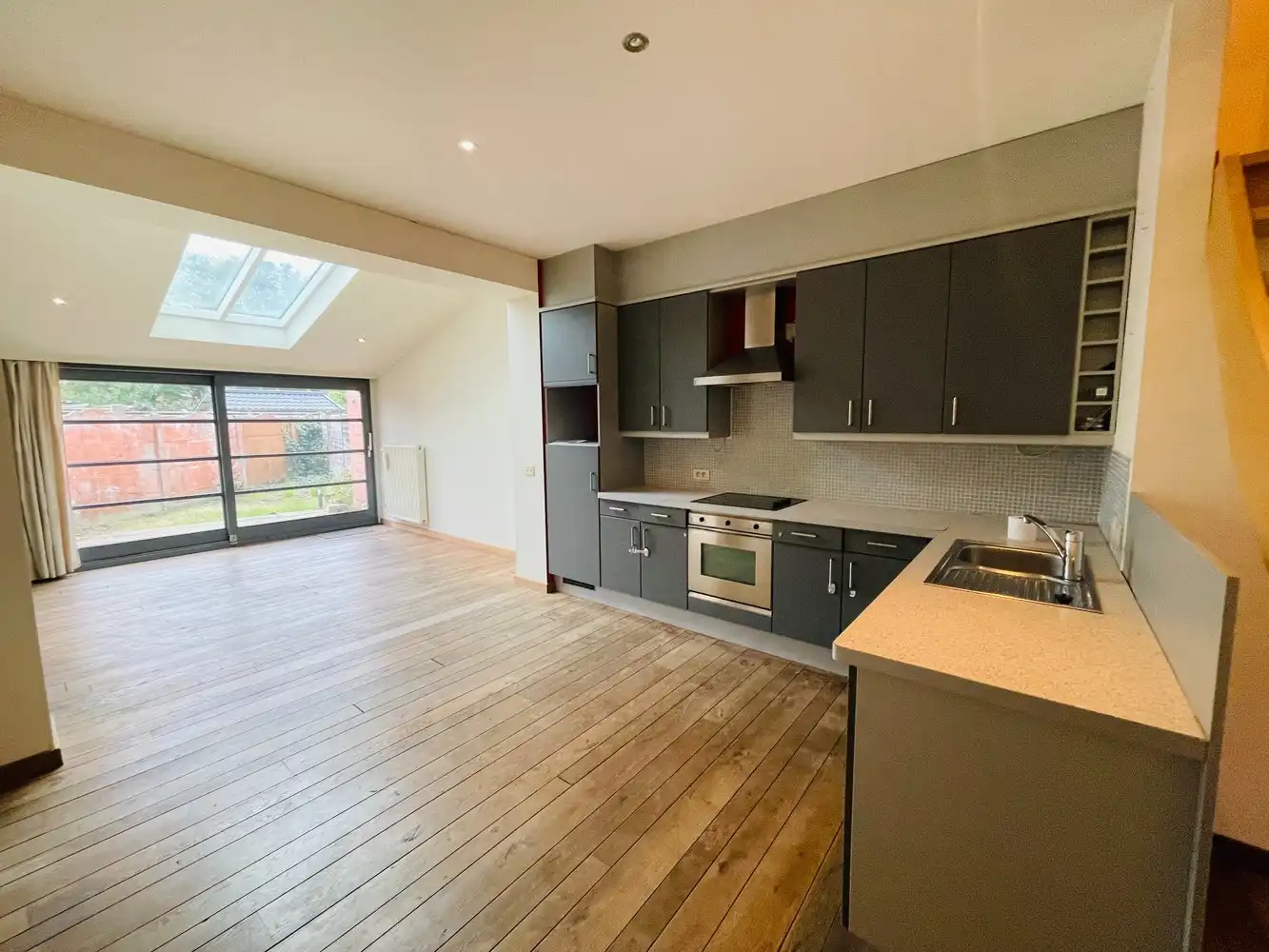 Assebroek, leuk ENERGIEZUINIG gezellig  instapklaar woonhuis met 3 SLAAPKAMERS en tuintje foto 15