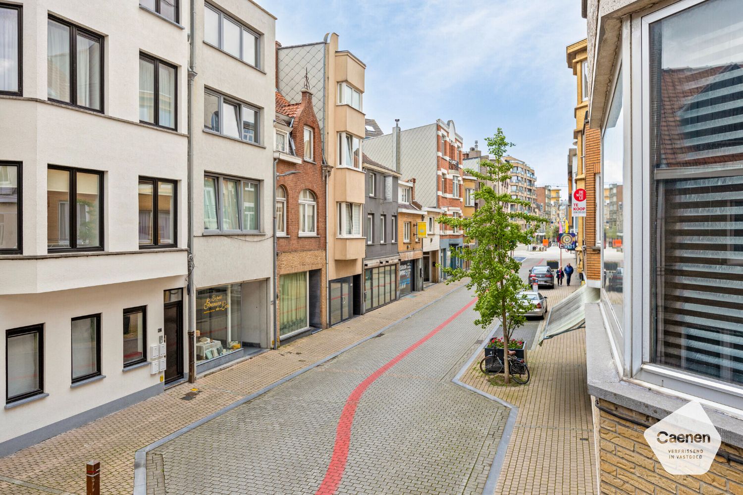 Zeer gezellige en lichtrijke studio met balkon vlak aan de markt foto 3