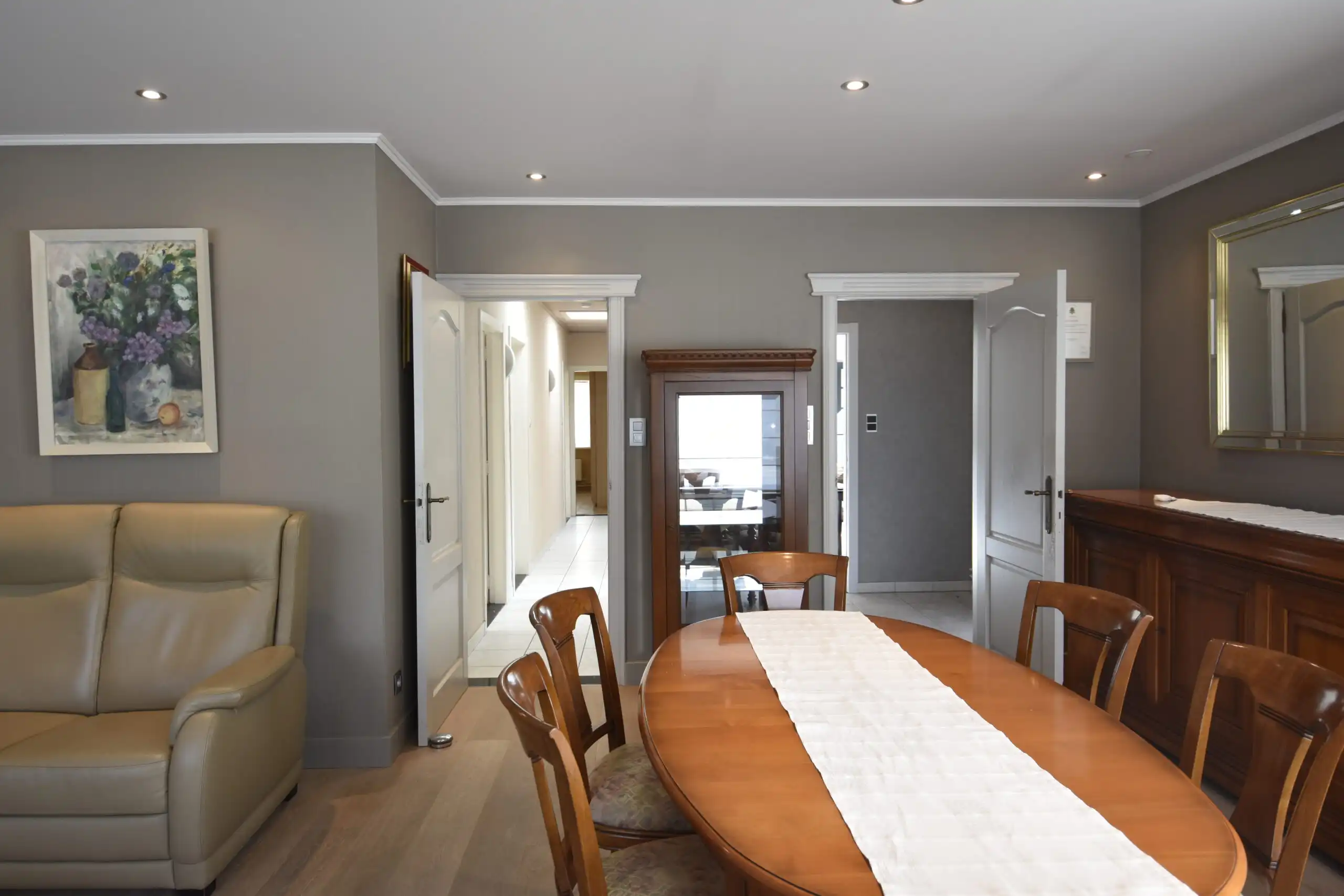 Halfopen bebouwing met 3 slaapkamers en zeer grote tuin in Sint-Niklaas foto 6