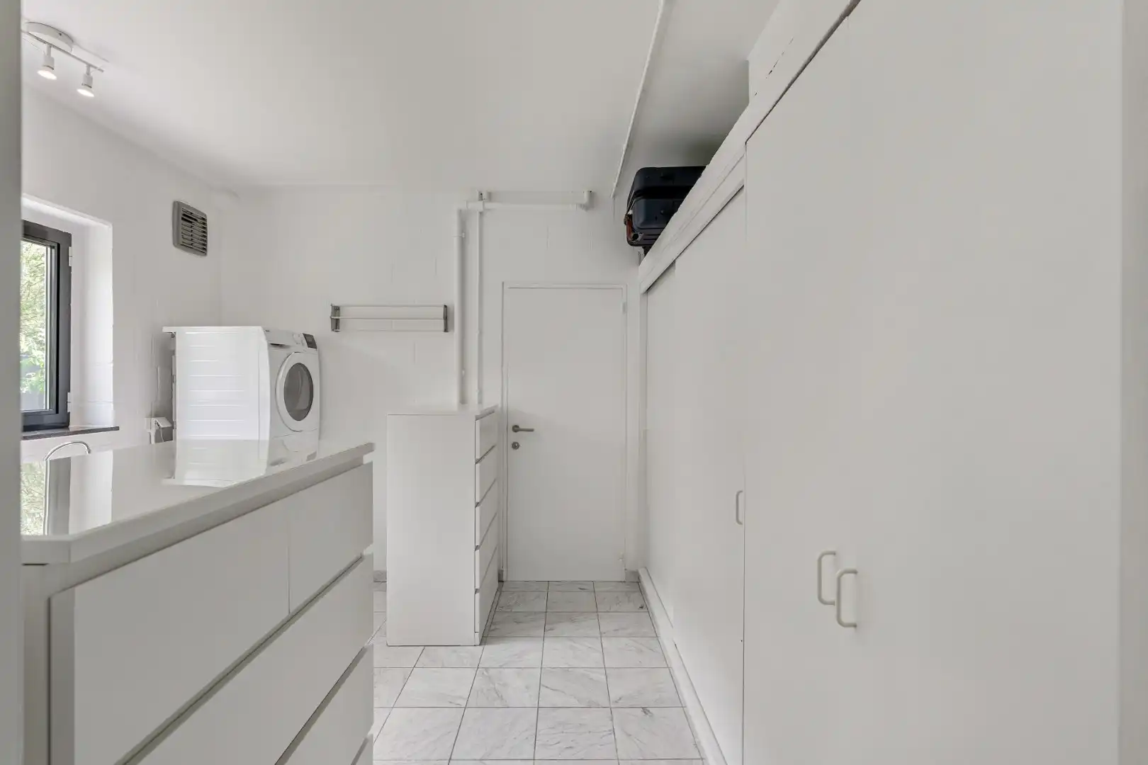 Moderne architectenwoning met mooie tuin en zwembad, 5 slaapkamers in Hasselt, OB op 8a12ca in doodlopende straat foto 44