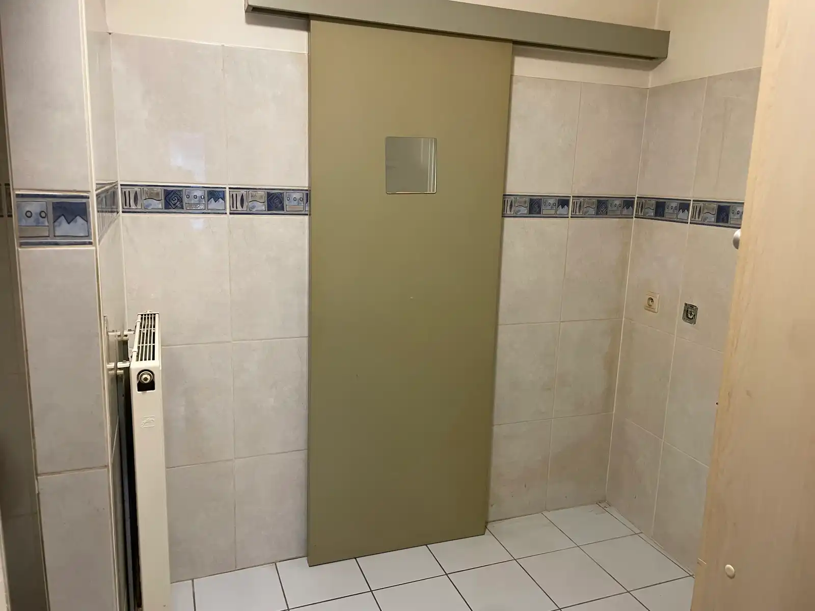 Leemans Immobiliën biedt u deze aangename gelijkvloerse studio aan, gelegen in het hart van het bruisende centrum van Asse. foto 13