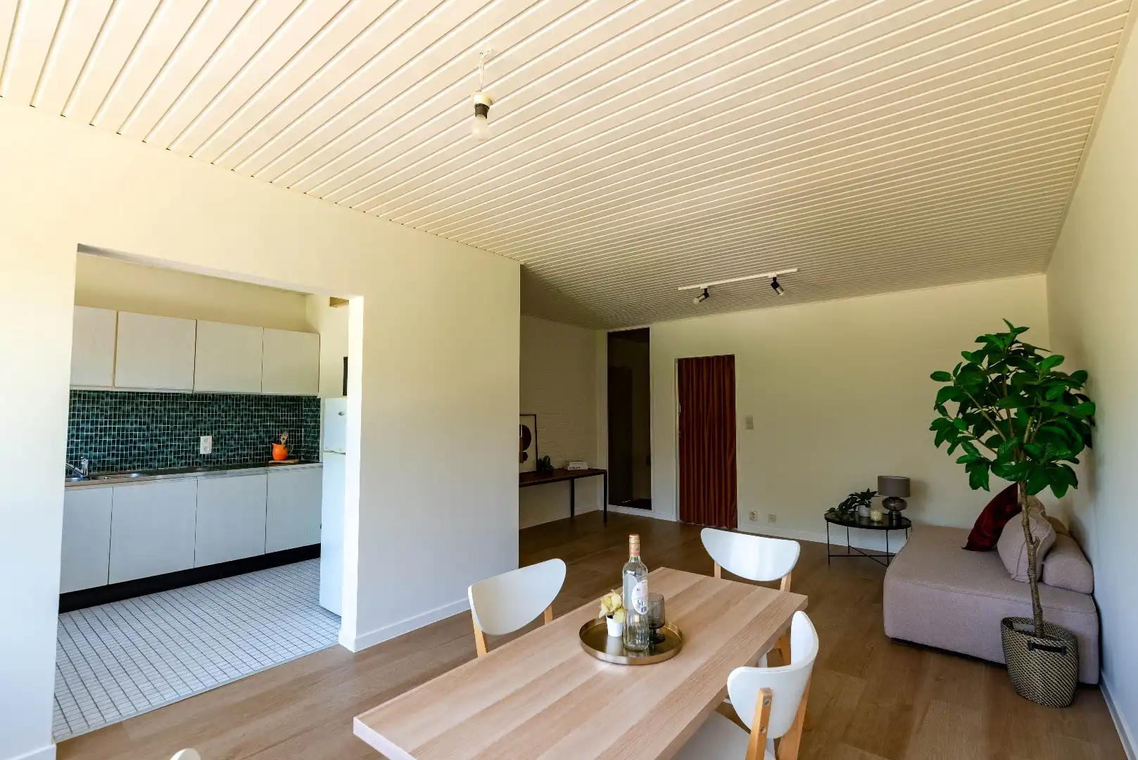 Appartement met 2 slpk., garage en rustgevend groen uitzicht foto 10