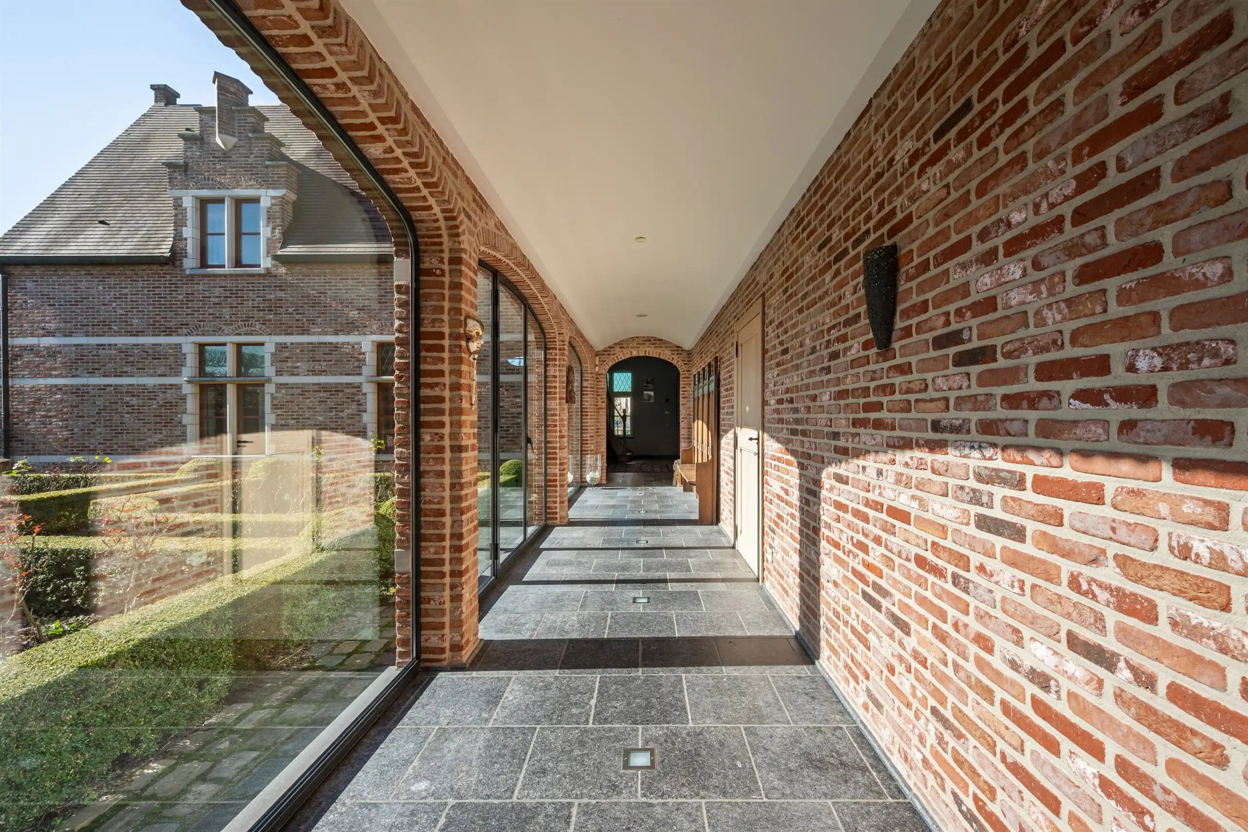 First Sale: VR 27/3 (16.00-20.00) & ZA 28/3 (9.00 - 17.00) foto 9