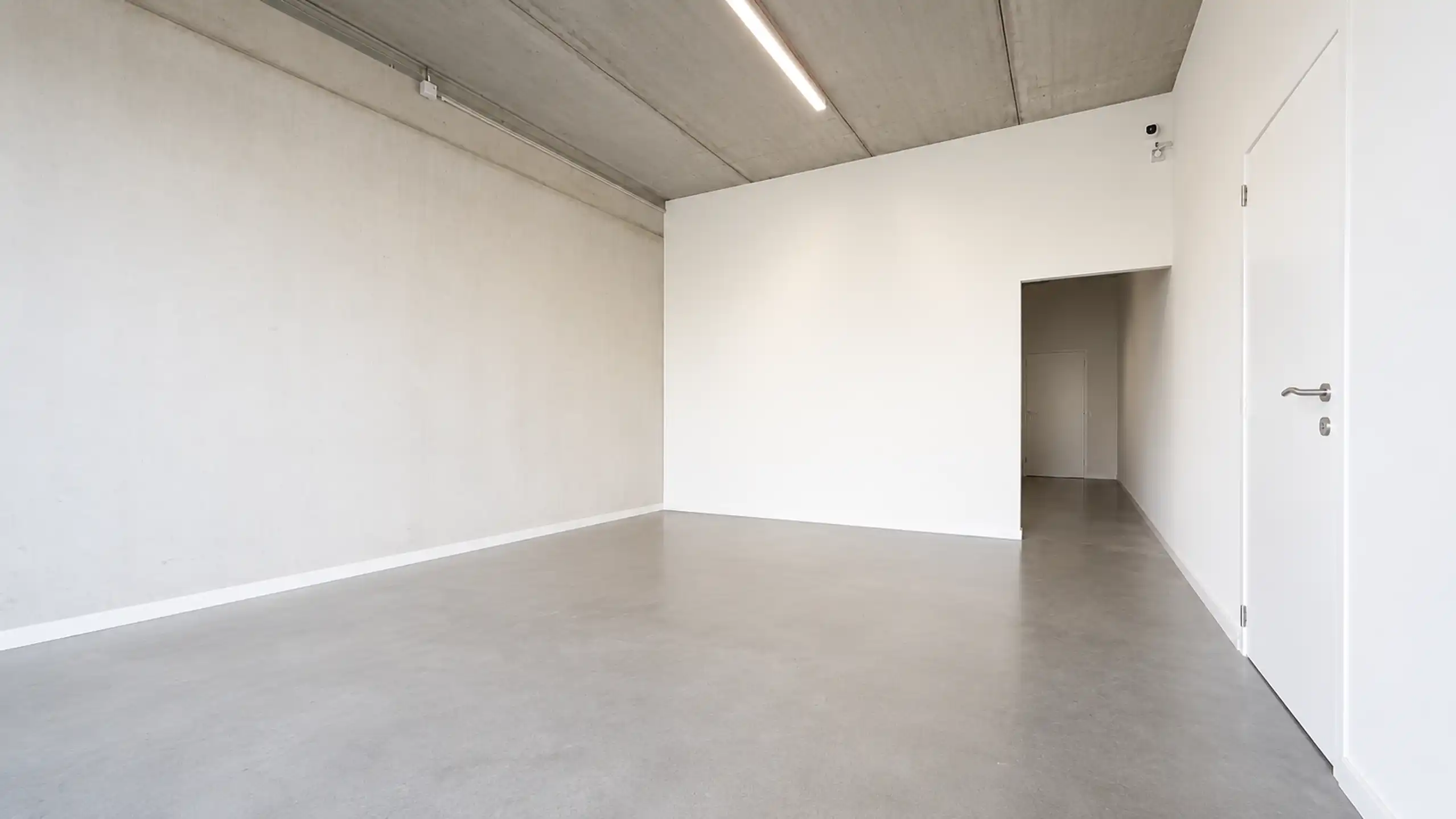 Recente KMO-unit van 400m² met kantoren op toplocatie in HZ! foto 17