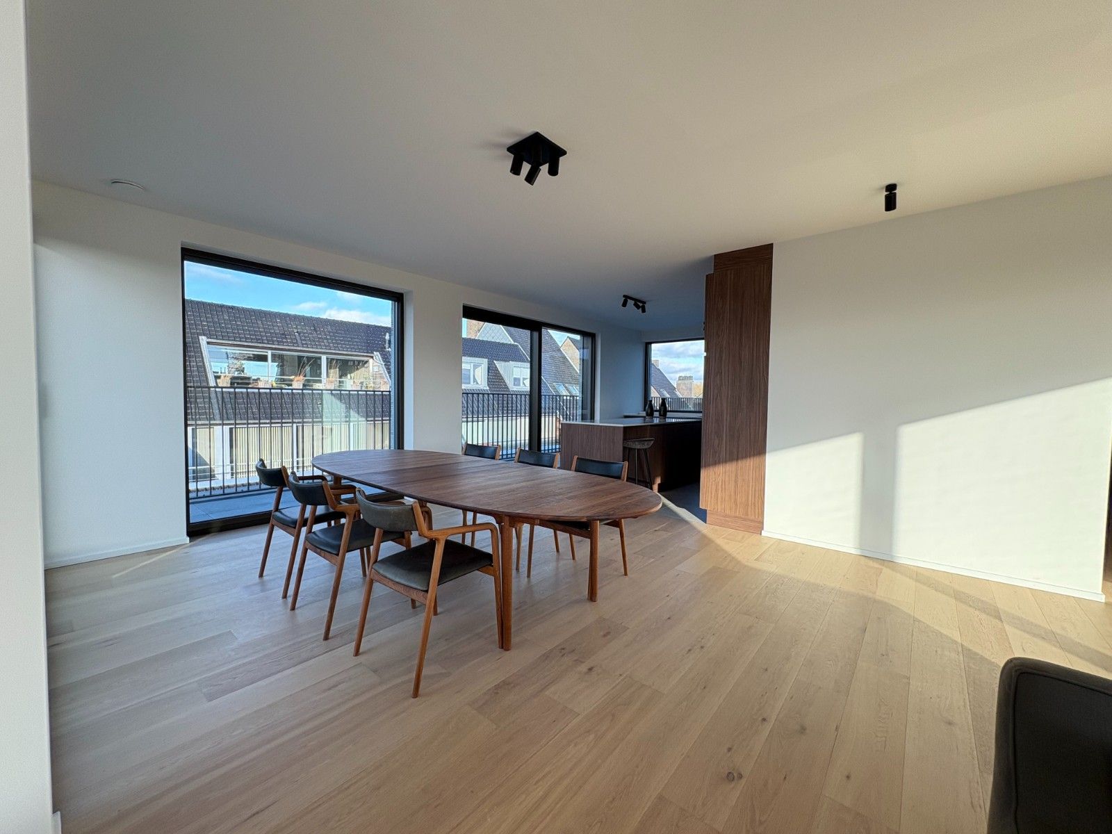 EXCLUSIEF EN LUXUEUS WONEN OP EEN BOOGSCHEUT VAN DE MARKT IN WAREGEM foto 7