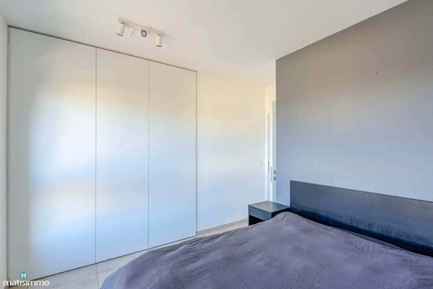 MODERN AFGEWERKT APPARTEMENT MET OVERDEKT TERRAS, KELDERBERGING EN RUIME AUTOSTAANPLAATS NABIJ HASSELT CENTRUM foto 13