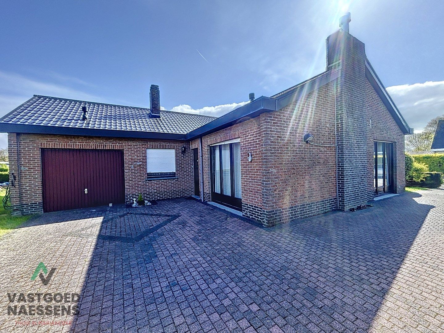 Instapklare en vrijstaande woning met inpandige garage en zonnige tuin.  foto 2