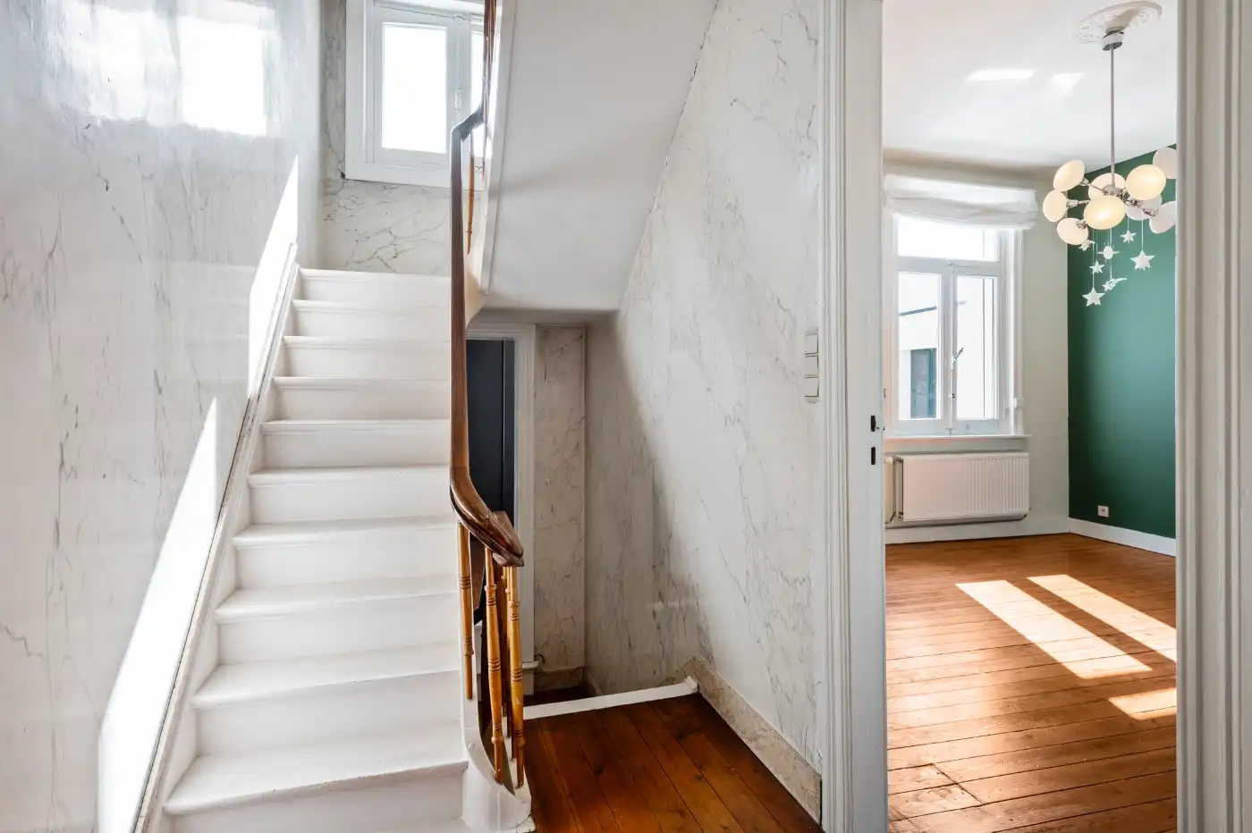 Prachtig gerenoveerde, authentieke woning met 4 slpk. en tuin foto 10