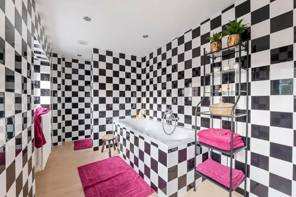 ICONISCH HANDELSPAND MET LUXUEUZE WOONST OP DE GROTE MARKT VAN SINT-TRUIDEN foto 20