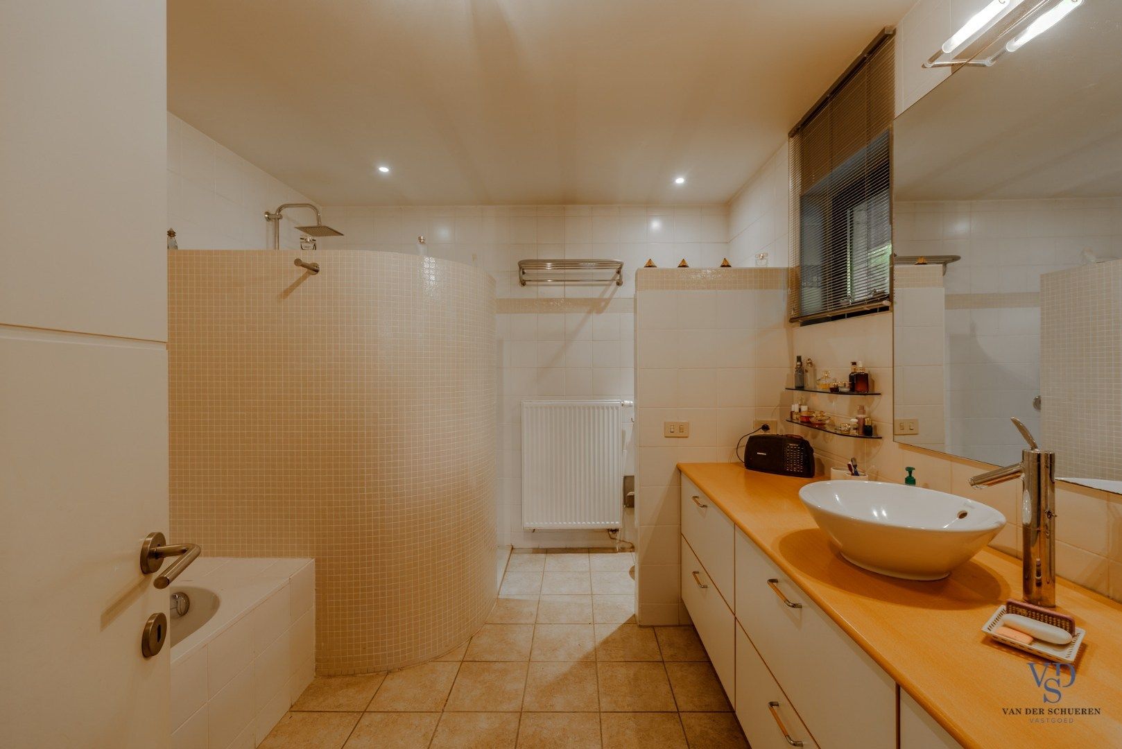 Tijdloze villa in 't groen.  foto 20