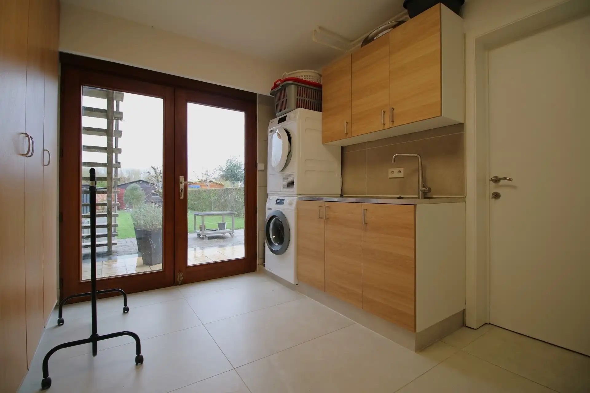 Ruime bel-étagewoning met tuin in rustige omgeving foto 23