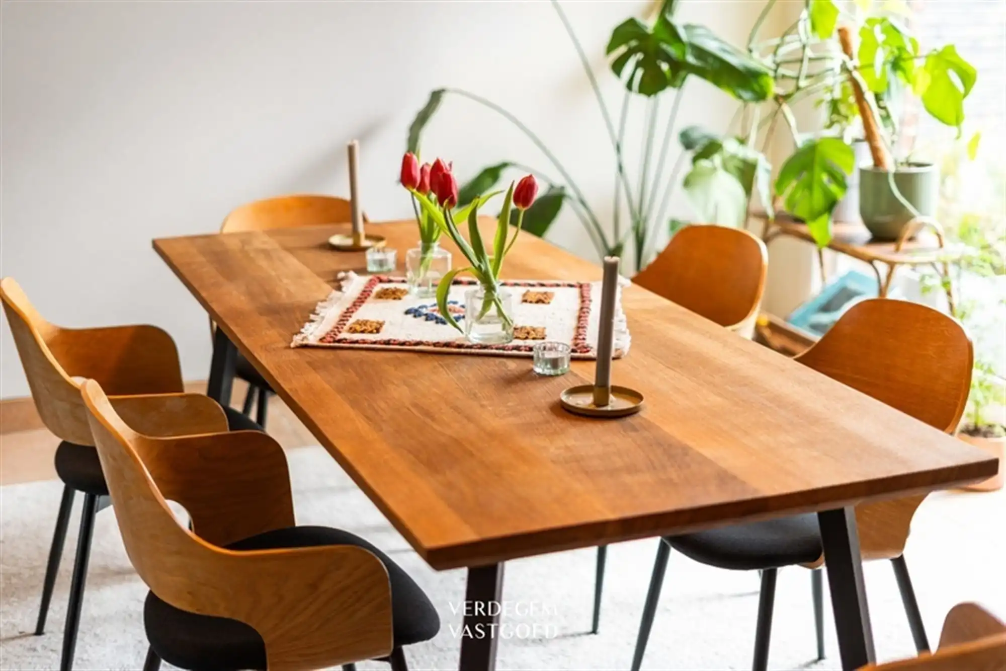 Centraal gelegen woning met heerlijke vibe, 3 slaapkamers en zuid tuin foto 3