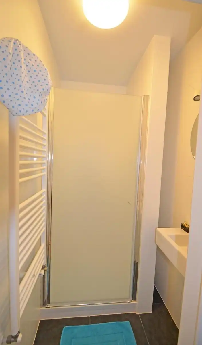 Mooi ongemeubeld appartement in hartje Zoute op wandelafstand van het Albertplein! foto 9