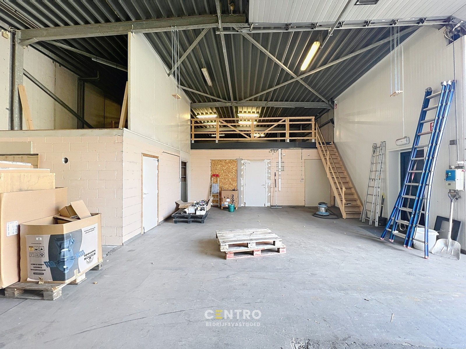 Topligging! Handelspand met magazijn langs de Westlaan in Roeselare. foto 8