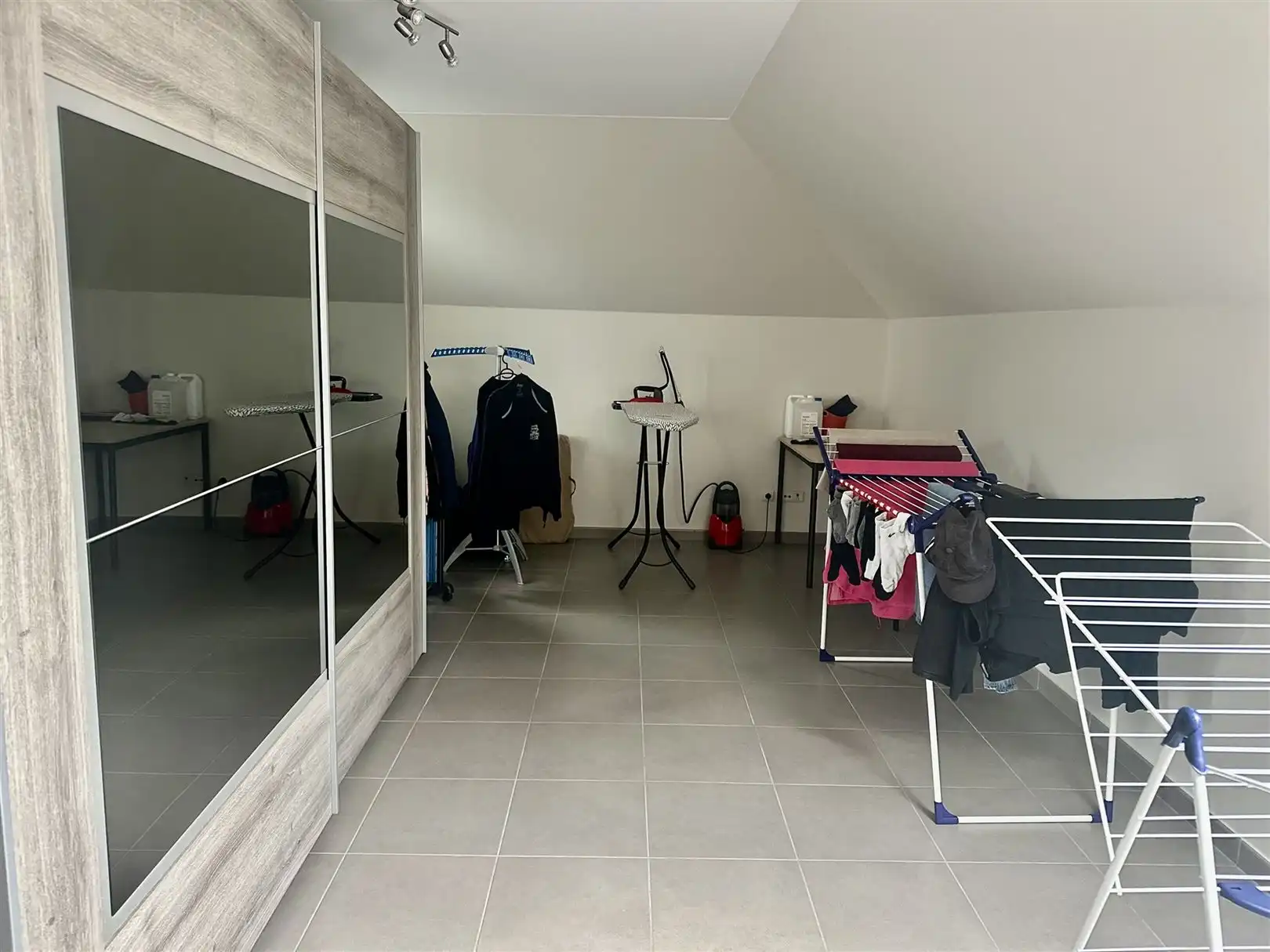 Instapklaar appartement TE HUUR in Nederzwalm foto 8