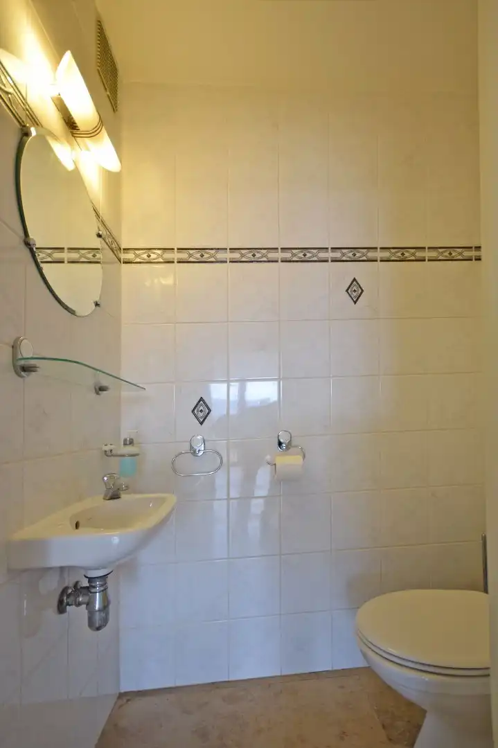 Ruim 3- slaapkamer-appartement te Rumbeke foto 9