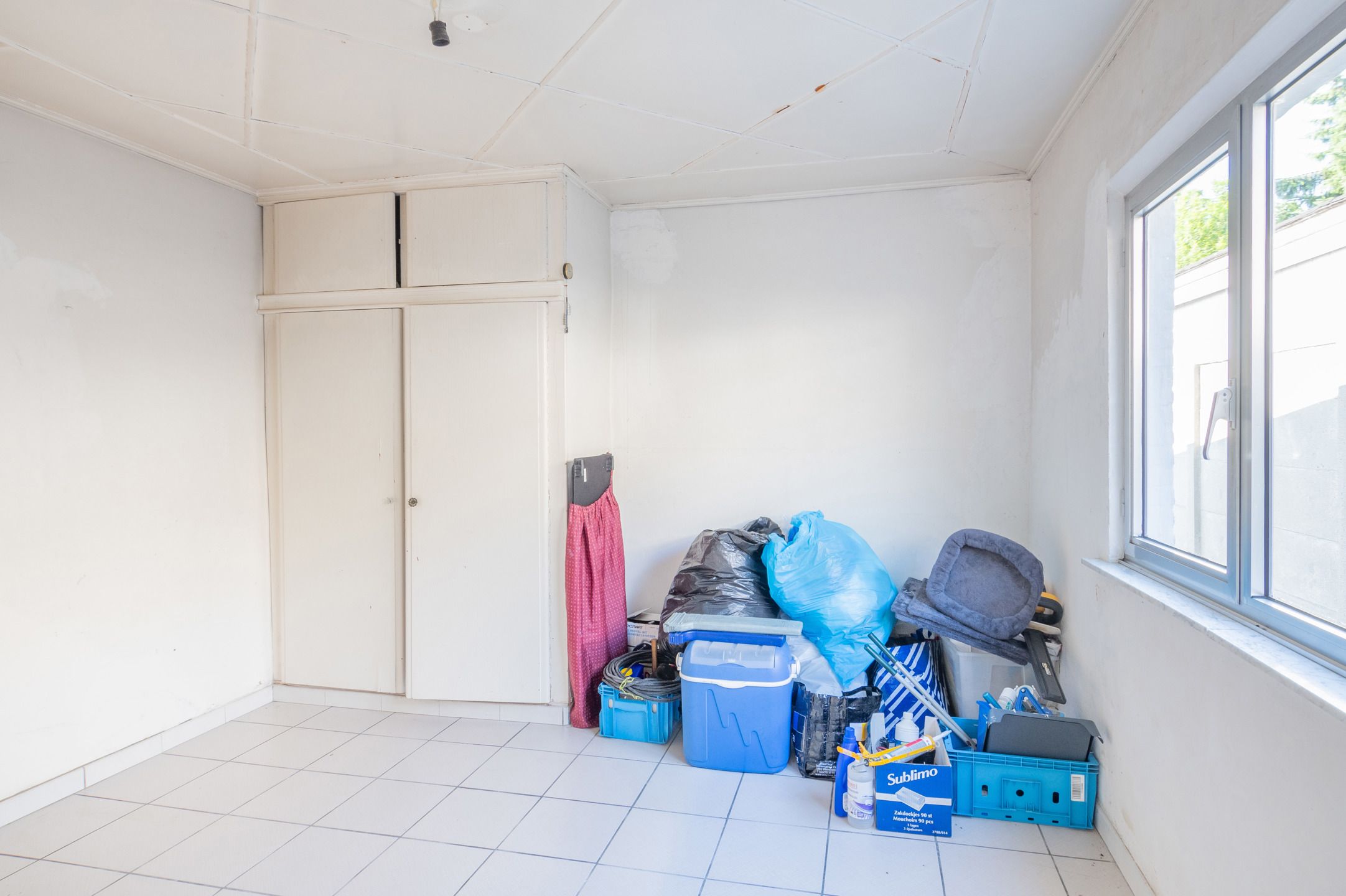Op te frissen handelshuis met uitzonderlijk grote garage foto 22