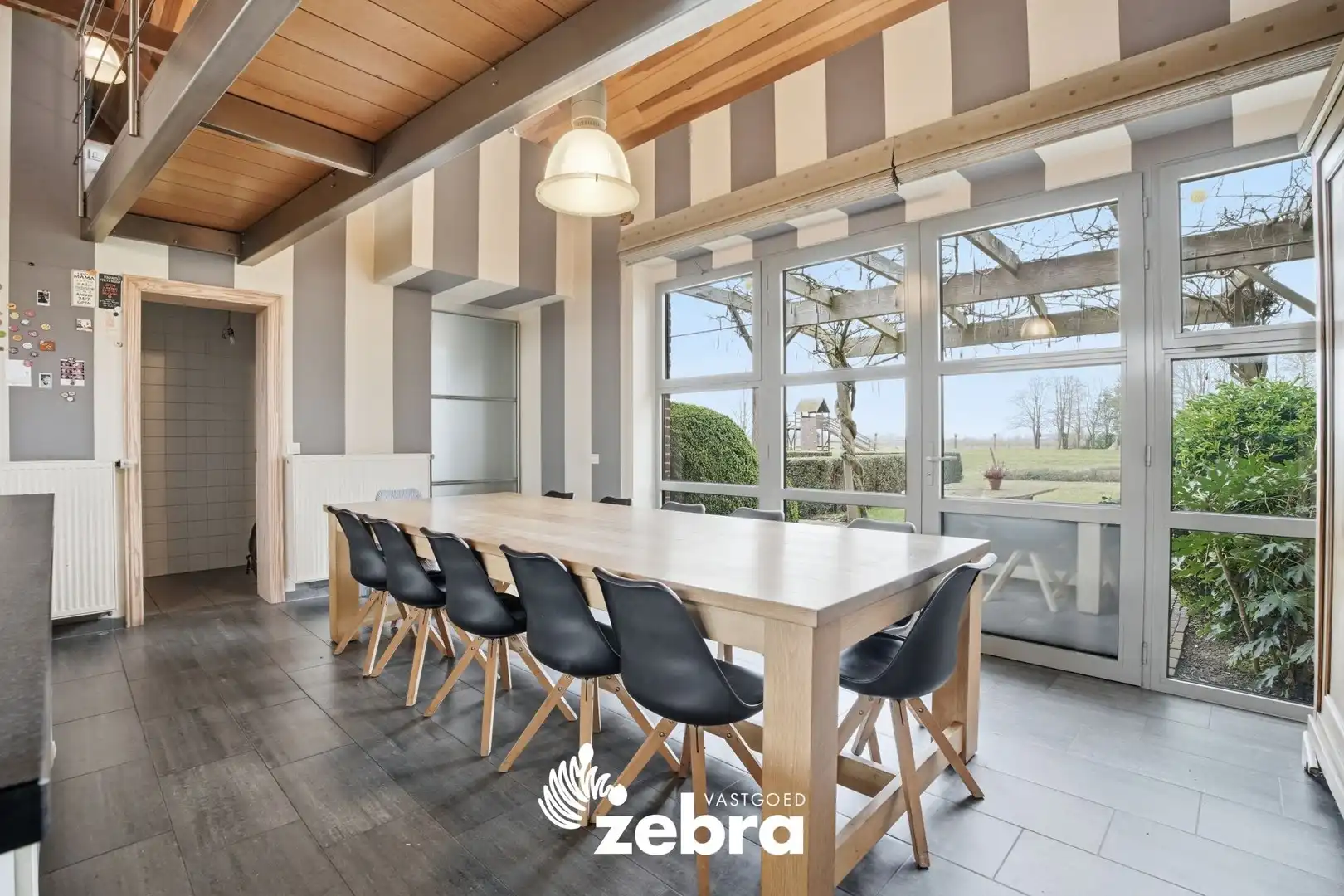 Ruime villa op een prachtig perceel van 11.110m² in groene omgeving! foto 15