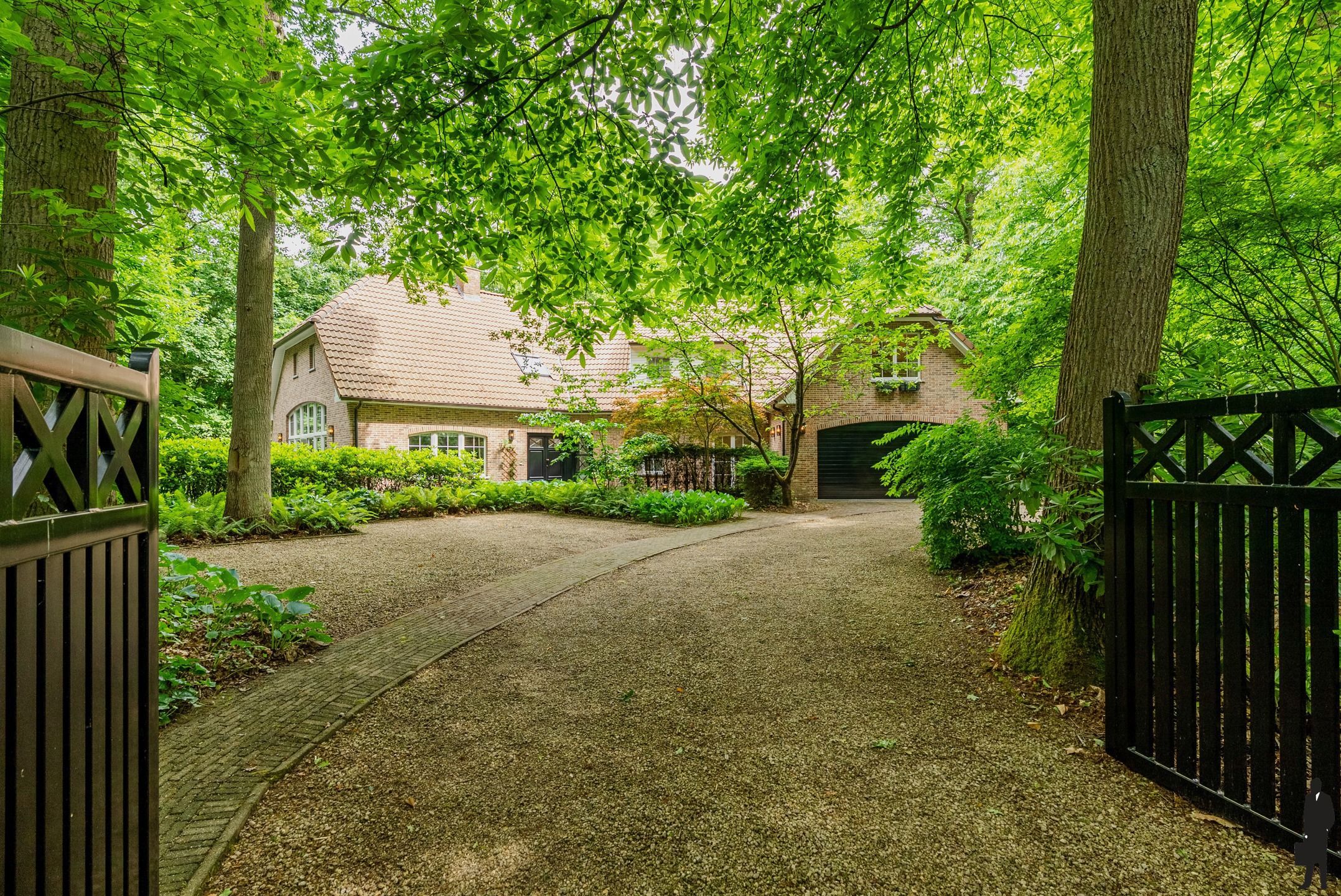 Exclusieve villa met zwemvijver op 2.543 m² foto 74