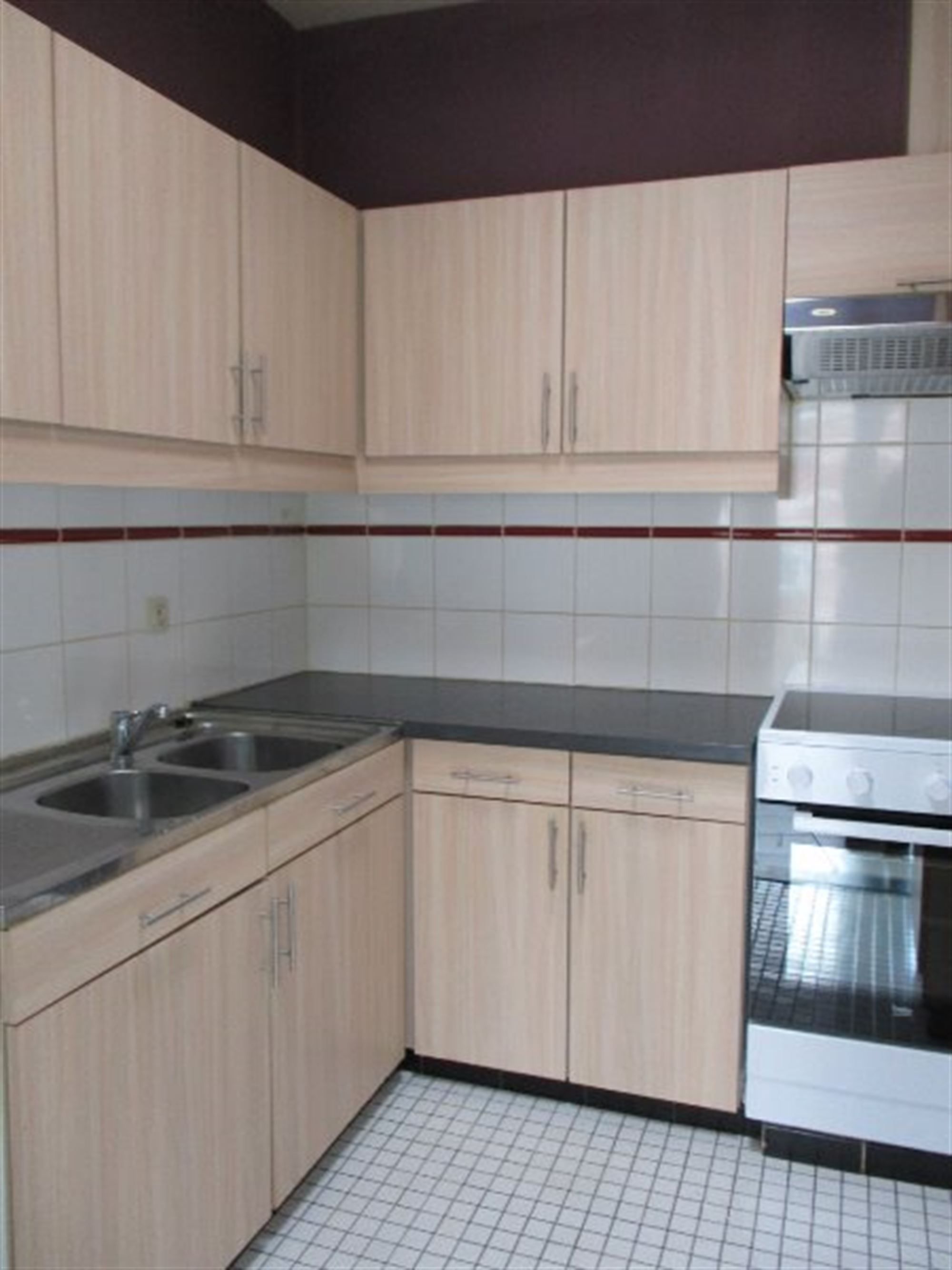 Appartement met 2 slaapkamers  op goede loctaie! foto 4