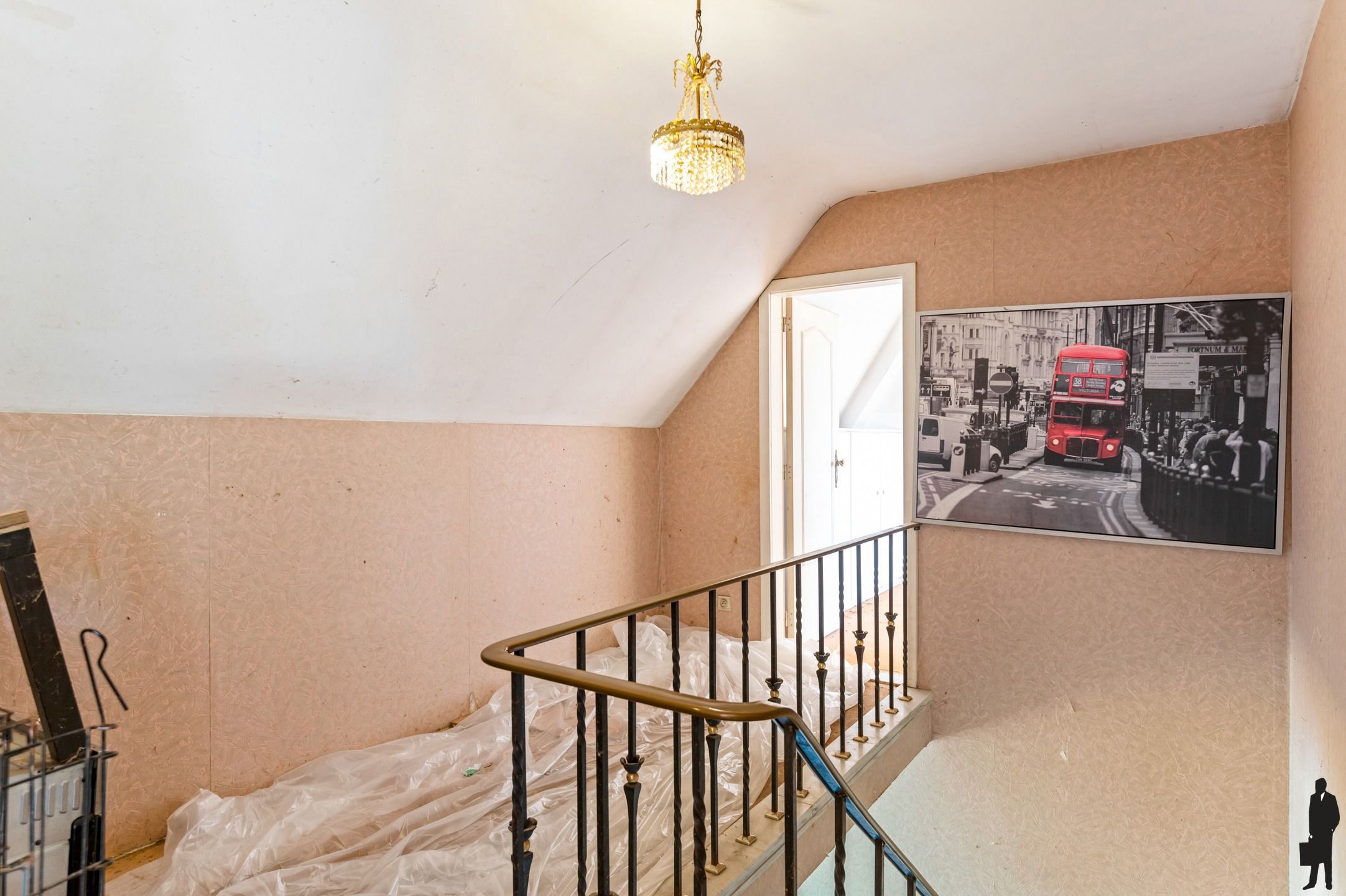 Welgelegen woning met zeer veel potentieel en groen zicht foto 13