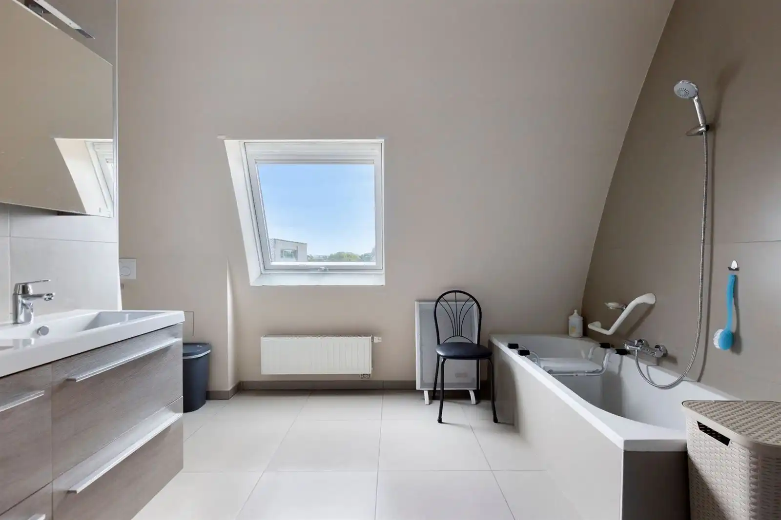 Ruim en recent duplex-appartement (120m²) met 4 terrassen en garage foto 16