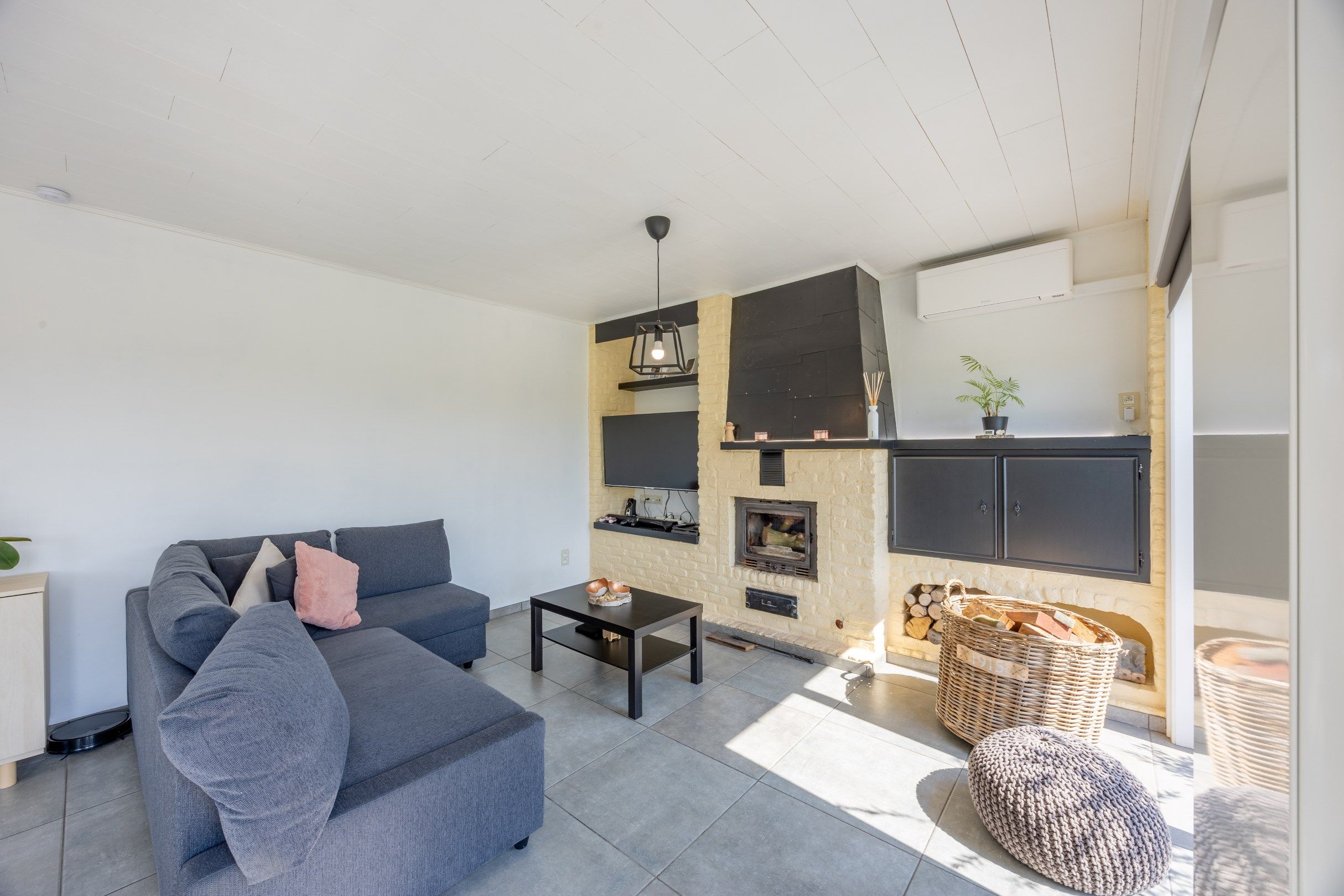 GERENOVEERDE HALFOPEN WONING OP LANDELIJKE TOPLOCATIE  foto 7