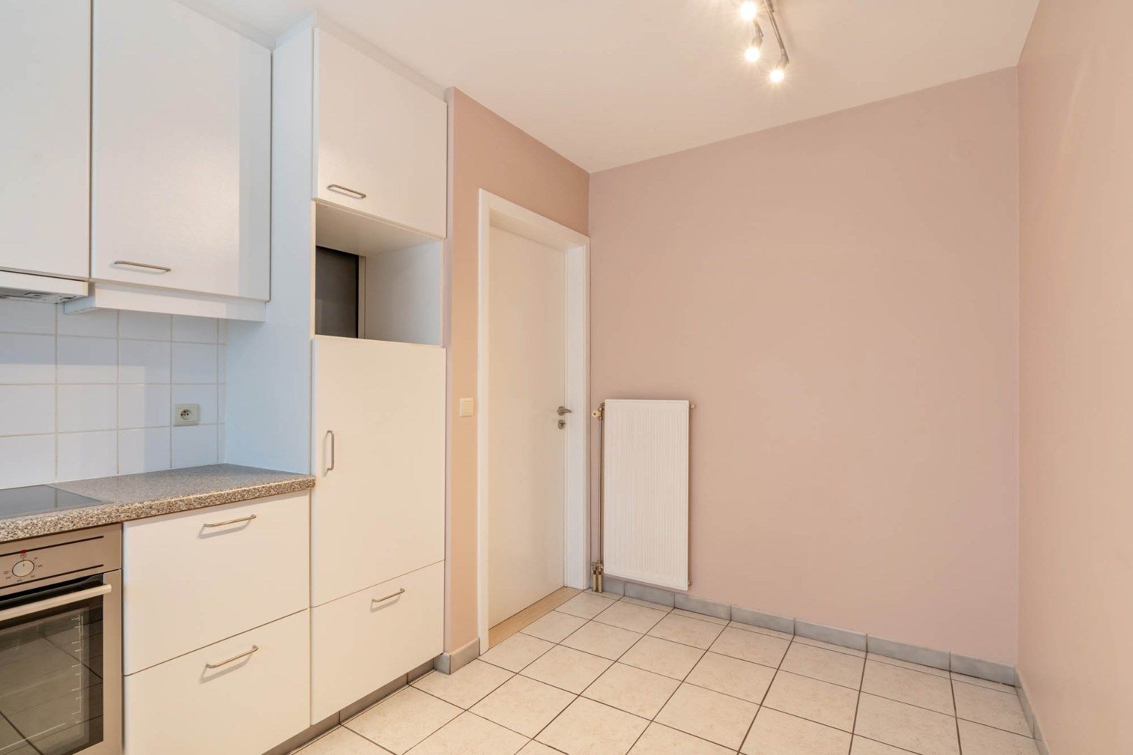 IN OPTIE - Zeer ruim en netjes verzorgd drie-slaapkamer appartement met kelder en garage te Schoonbeek - instapklaar ! foto 20