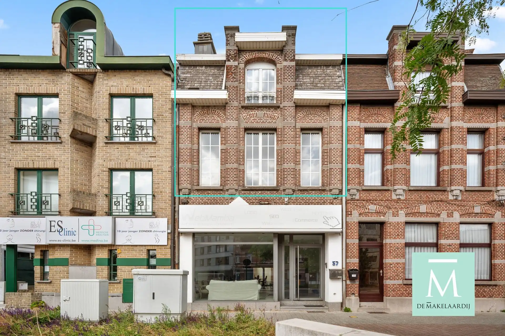 Lichtrijk gemeubeld duplexappartement met terras op toplocatie! foto {{pictureIndex}}