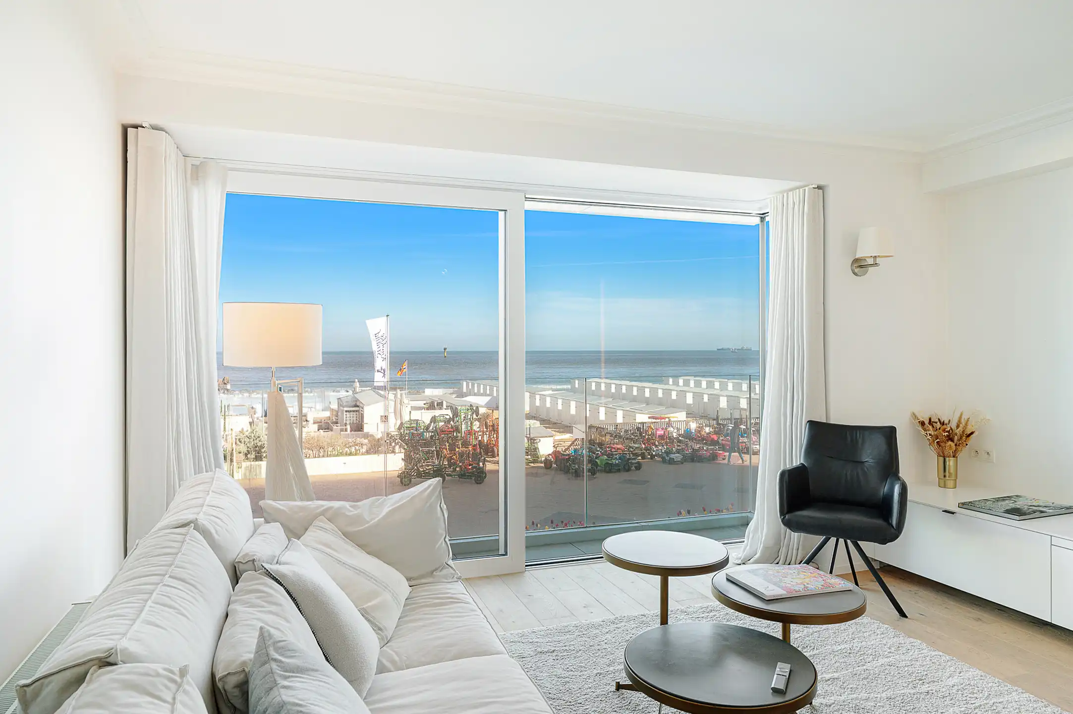 Stijlvol gerenoveerd appartement met frontaal zeezicht   foto 8