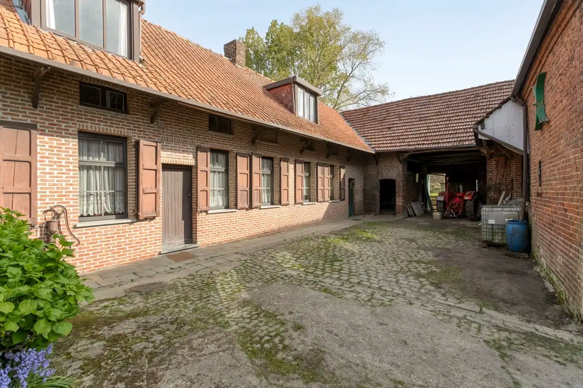 Hoeve nabij natuurgebied ’t Burreken (Brakel)! foto 4