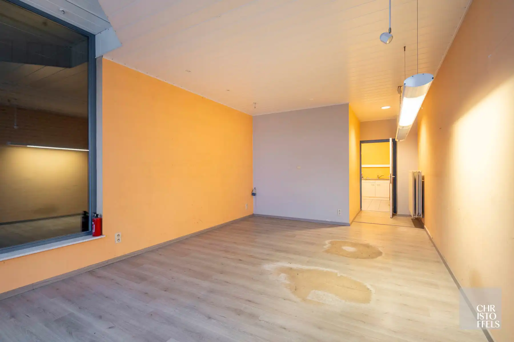 Winkel met werkplaats/atelier (385m²) gelegen in het centrum van Lanaken.  foto 7