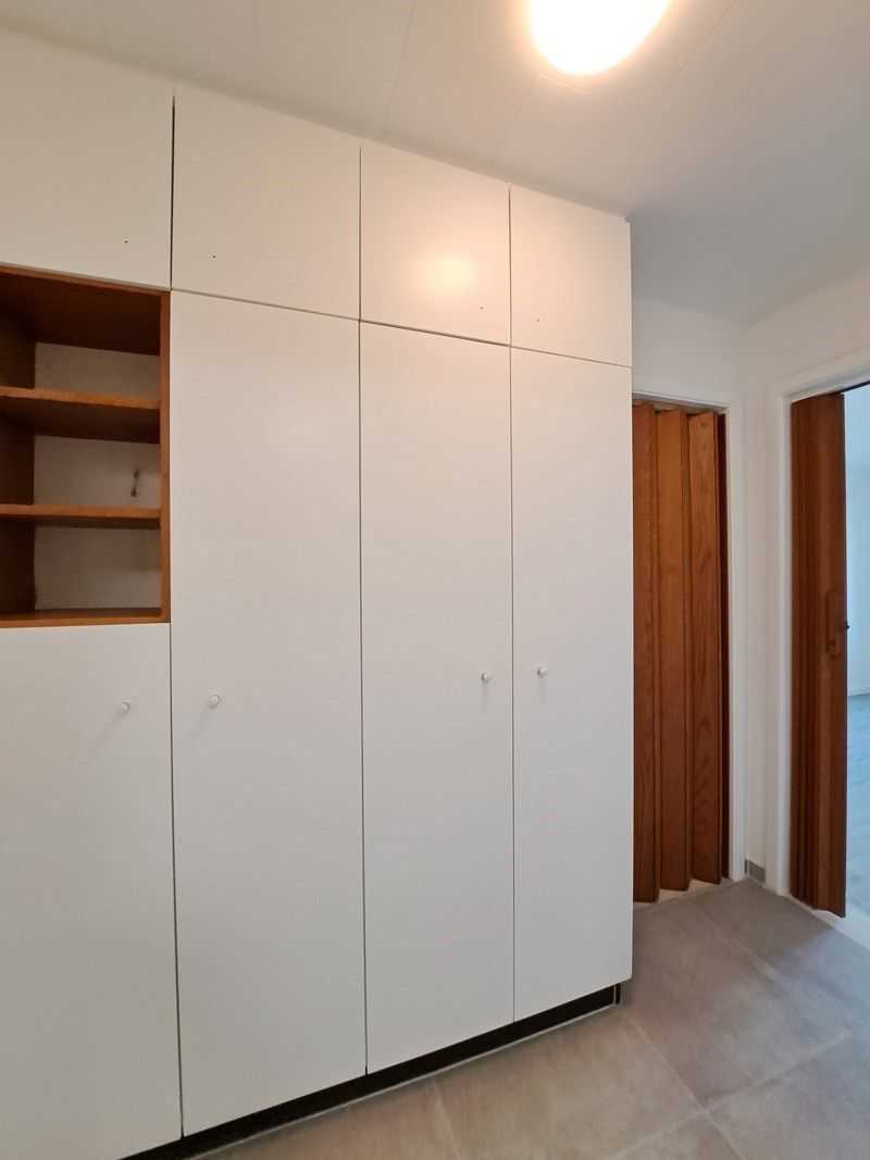 Knap gerenoveerd appartement te Genk centrum foto 17