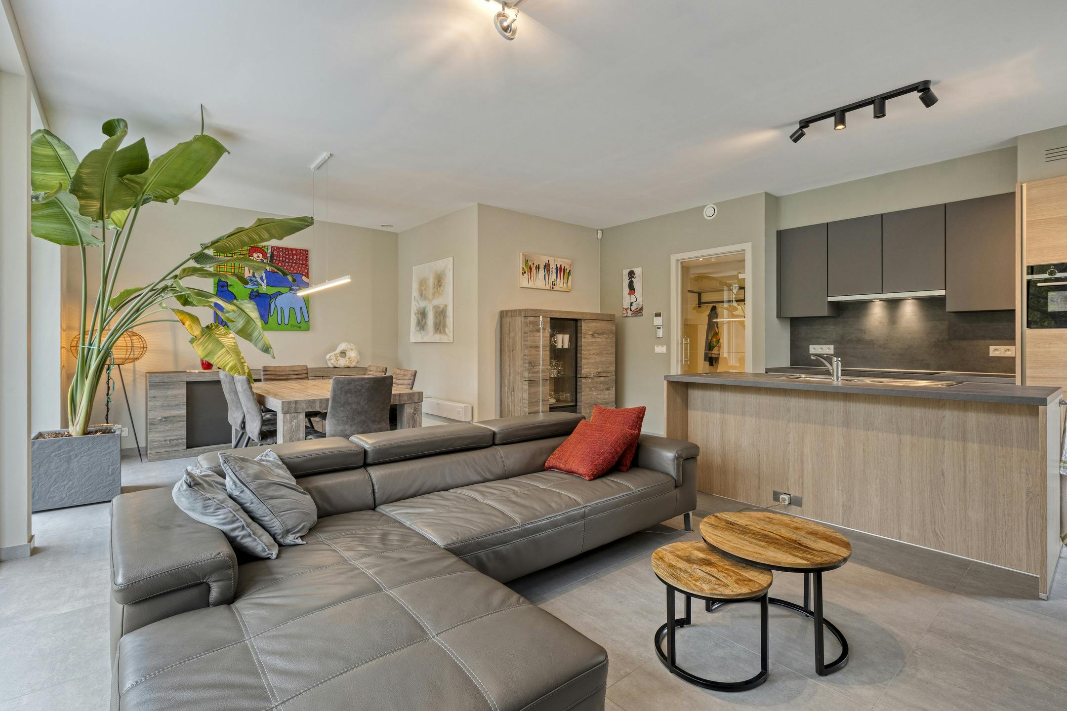 Uniek appartement met 2 slaapkamers en garage te koop in Eeklo foto 6