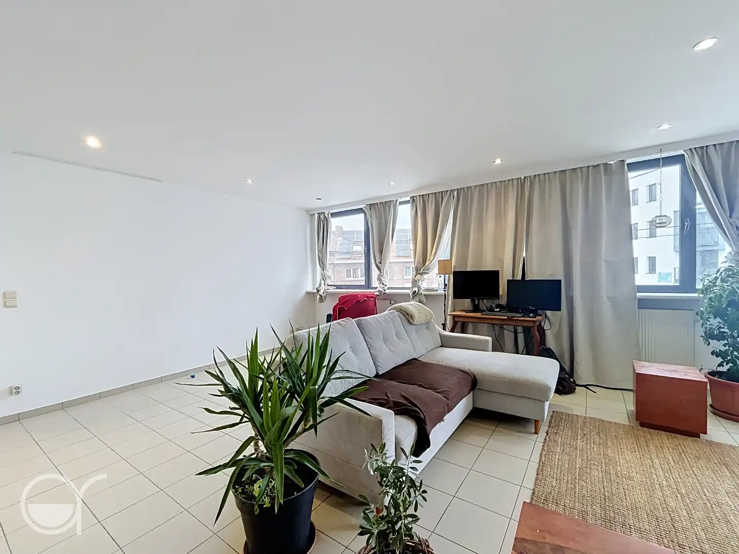 Lichtrijk tweeslaapkamerappartement nabij Gent Sint-Pieters foto 3