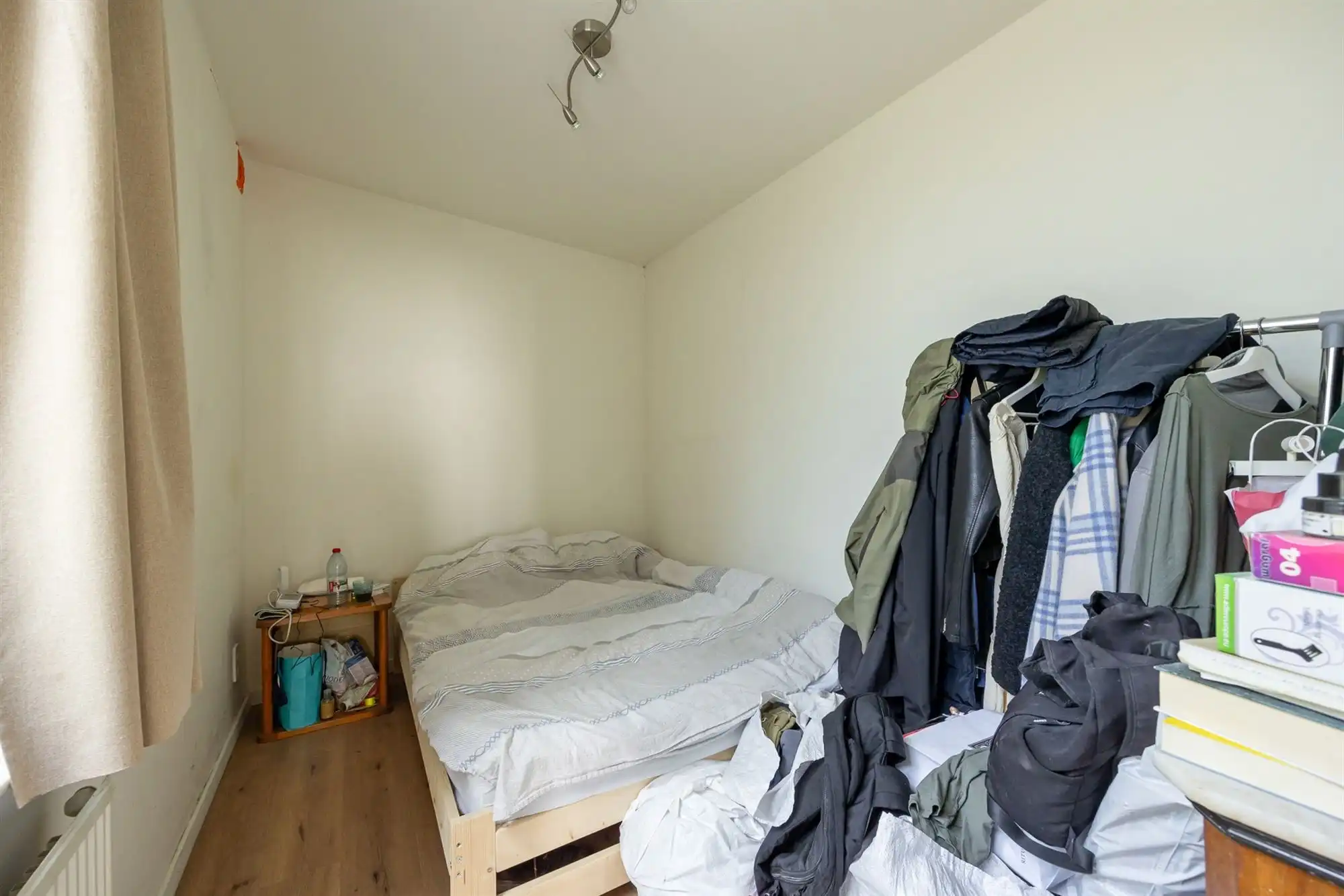 Karaktervolle burgerwoning met potentieel in geliefde buurt foto 8