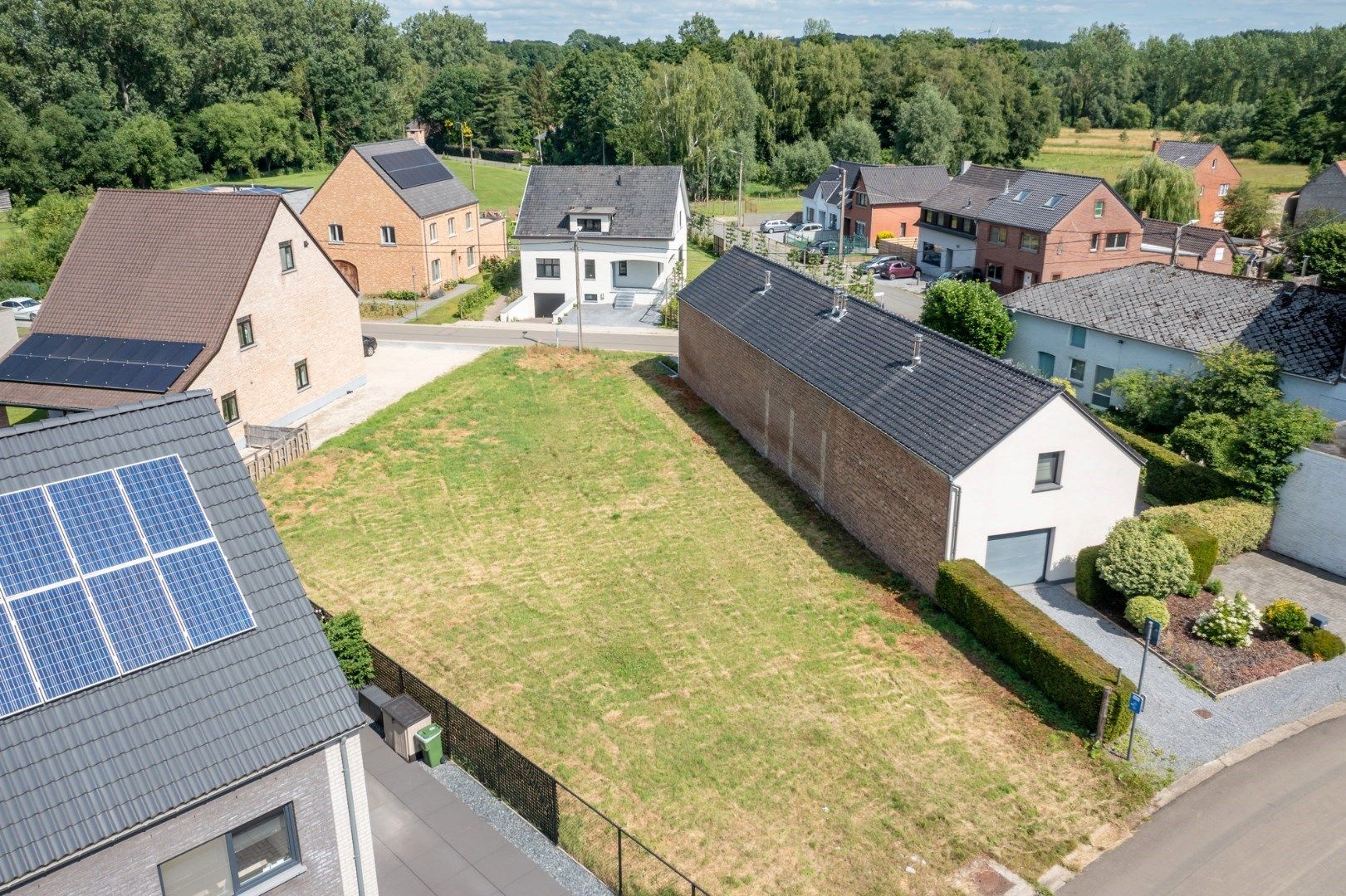 Landelijk en rustig gelegen perceel bouwgrond bestemd voor halfopen bebouwing, op 4a 44ca, vlakbij het centrum van Hoeselt foto 9