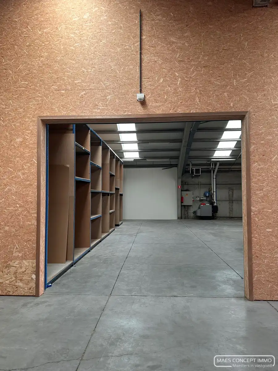Opslagruimte van 186 m²&nbsp;te huur in Zwevegem foto 4