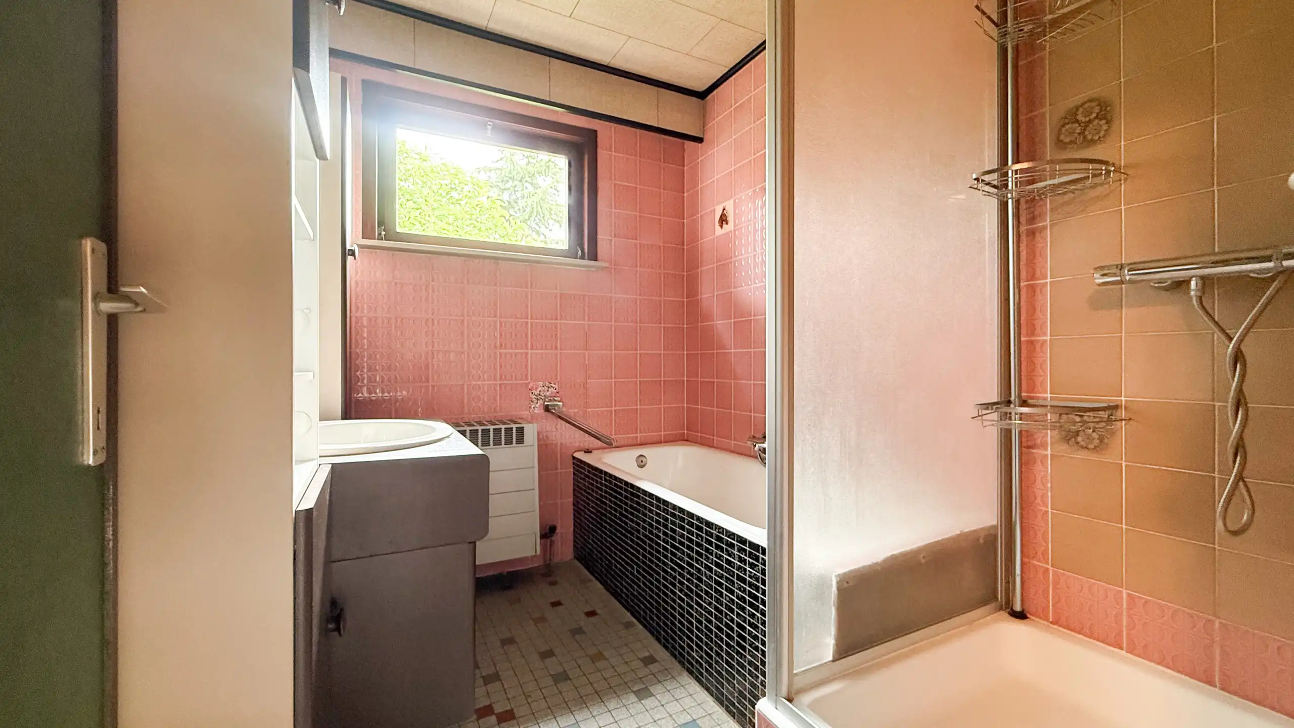Ruime split-levelwoning met 3 slaapkamers op groot perceel! foto 27