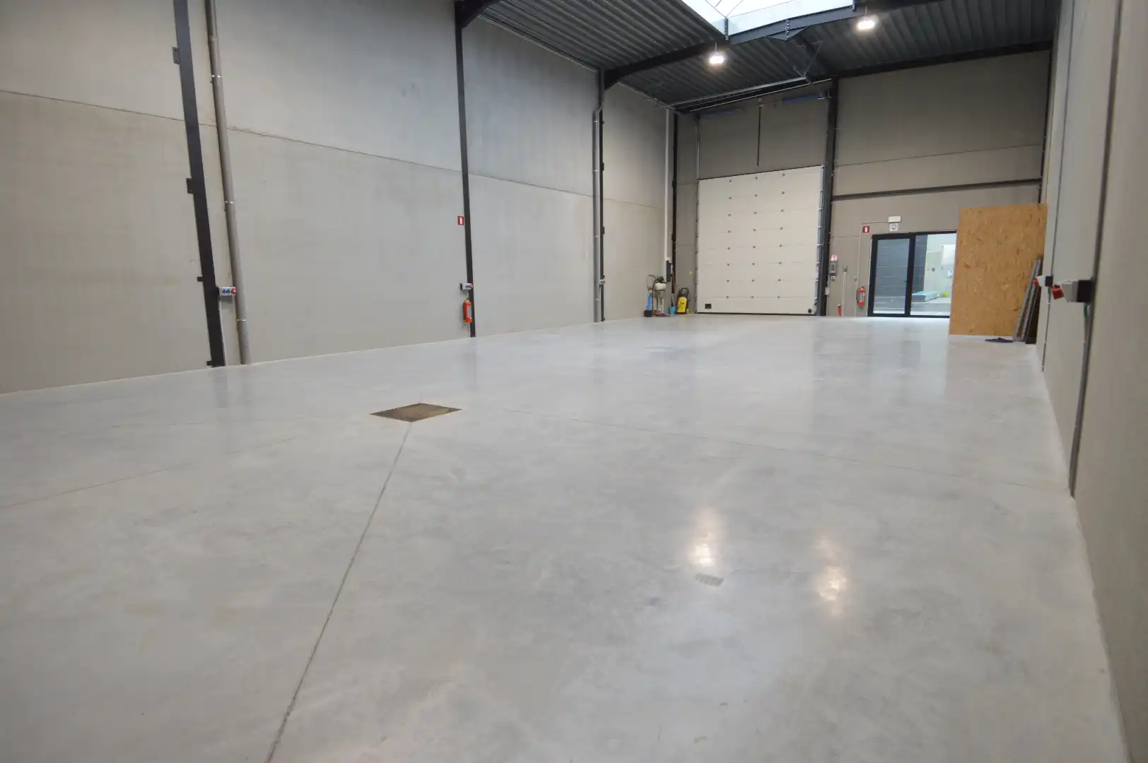 Nieuwbouw KMO-Unit in Waregem/Sint-Eloois-Vijve incl. 2 standplaatsen (Unit 3) te huur foto 3